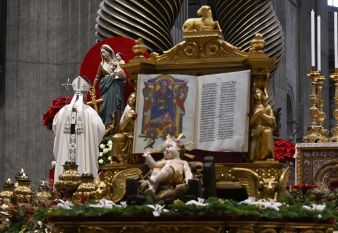 Pope Leo XIV venerates an image of Our Lady of Hope