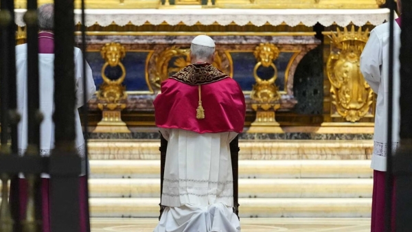 Pope Leo XIV prays before the "Salus Populi Romani,"